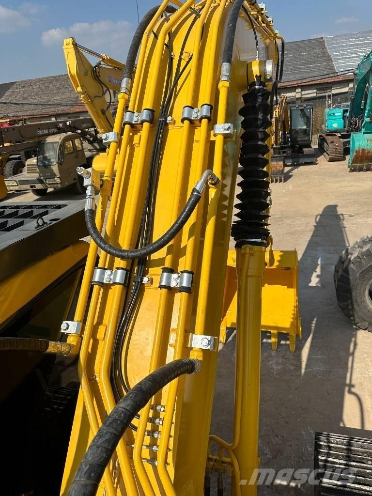 Komatsu PC 200-7 Beltegraver
