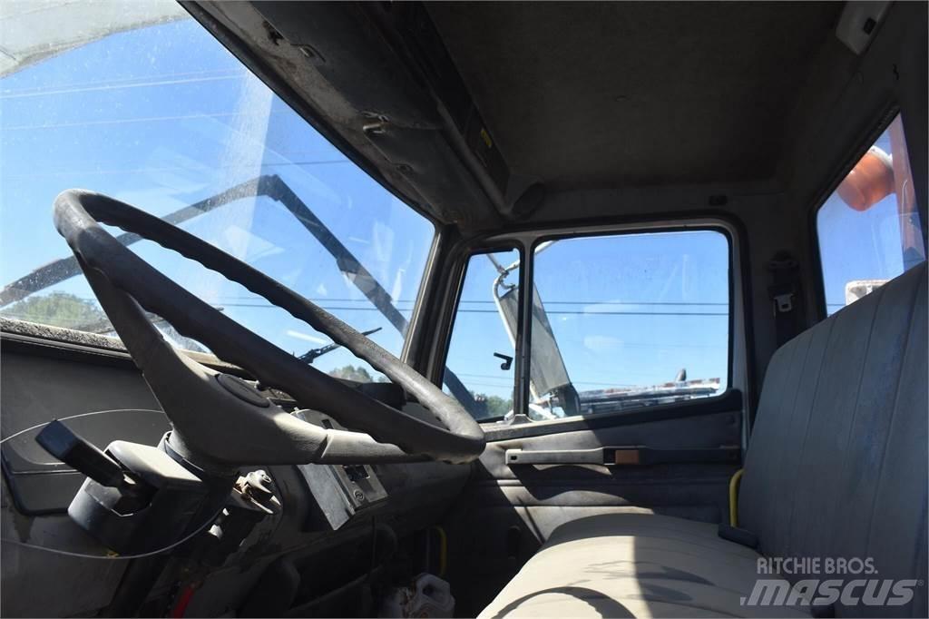 Altec A77T Bilmontert lift