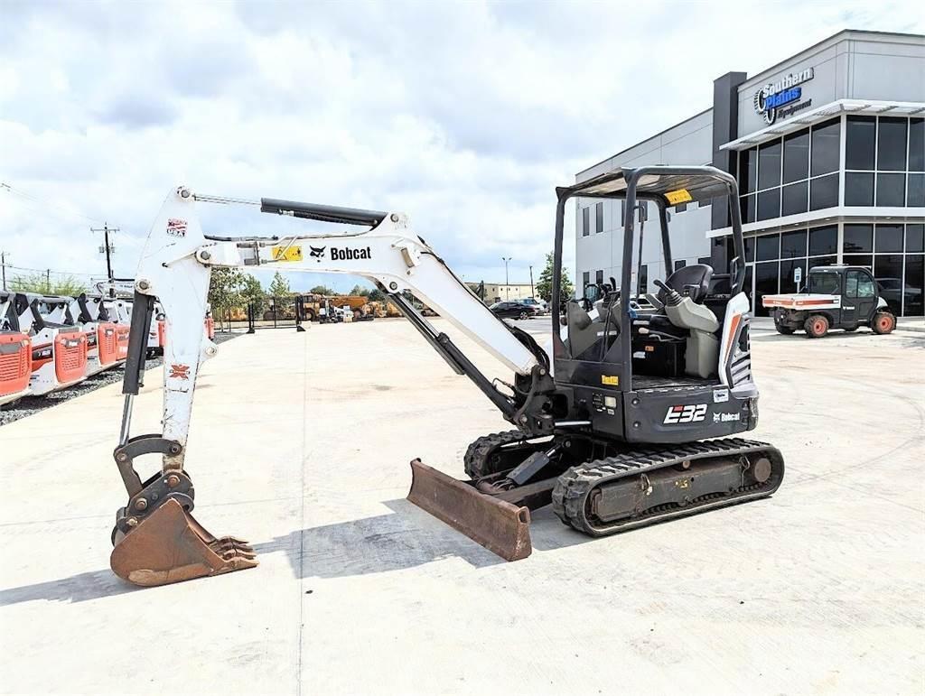 Bobcat E32I Minigravere <7t