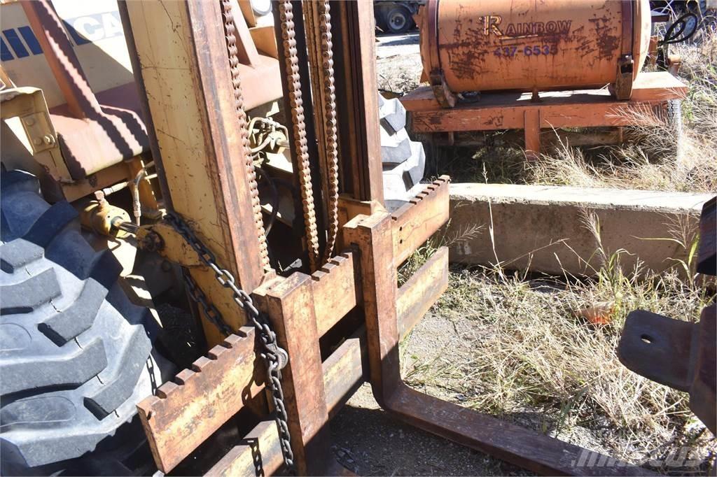 CASE 586E Terrenggående gaffeltruck