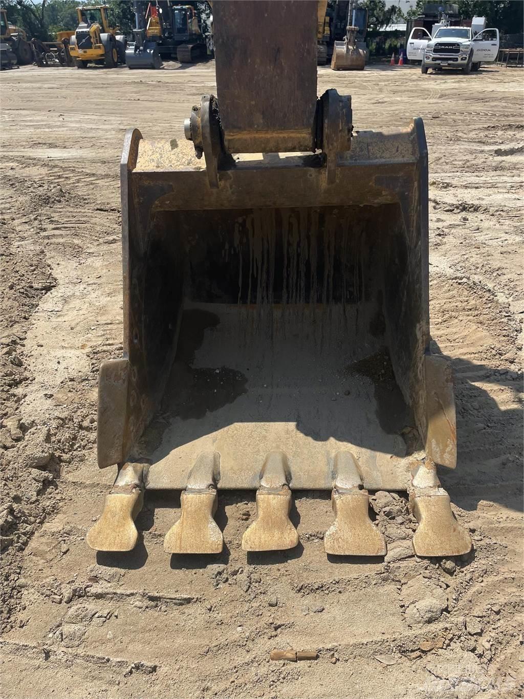 CAT 325C Beltegraver