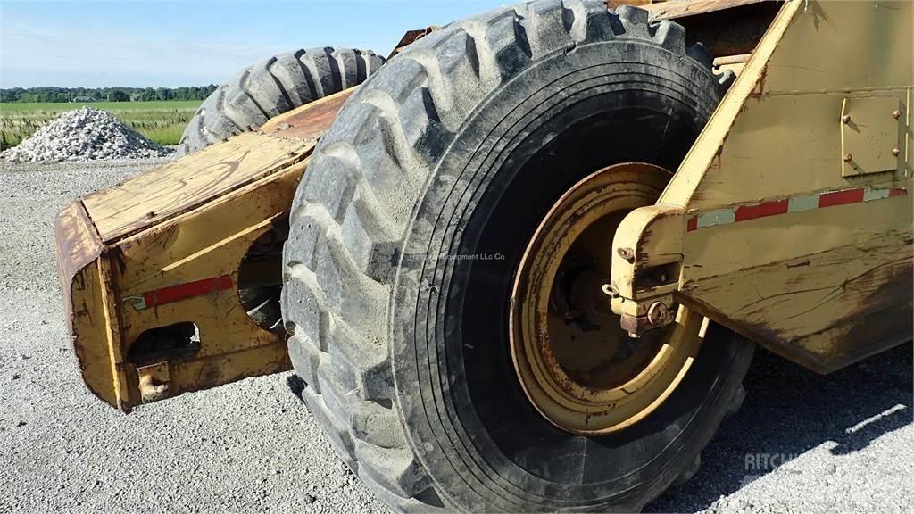 CAT 623B Veiskrape