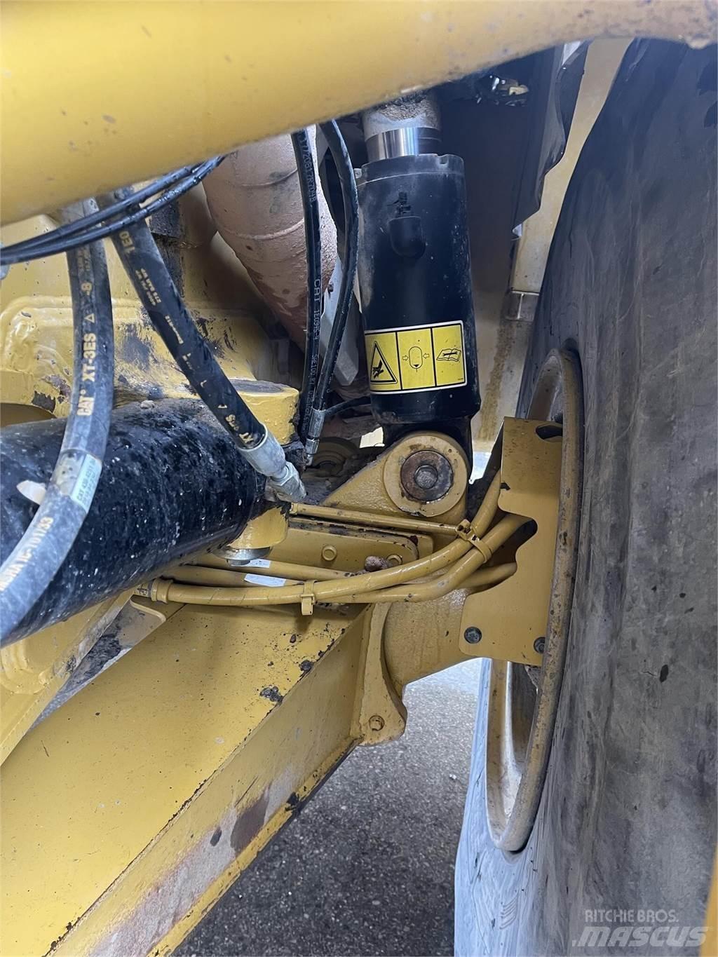 CAT 745 Rammestyrte Dumpere