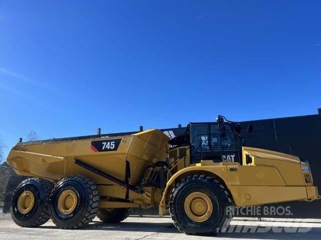 CAT 745 Rammestyrte Dumpere