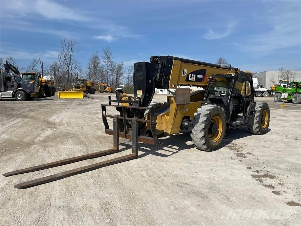 CAT TL1255D Teleskoplastere