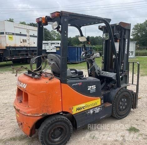 Doosan G25P-5 Gaffeltrucker - Annet