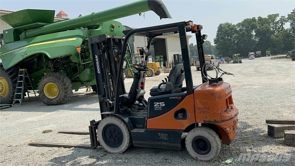 Doosan G25P-5 Gaffeltrucker - Annet