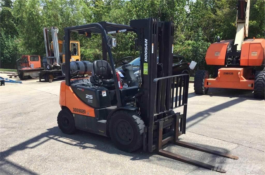 Doosan G25P-5 Gaffeltrucker - Annet