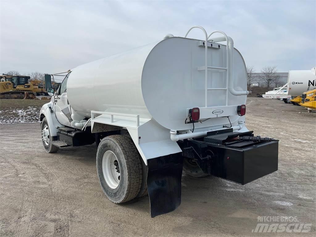 Ford F650 Vanningsvogn for støvdemping