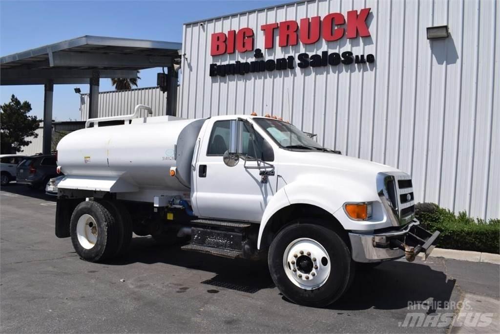 Ford F750 Tankbiler