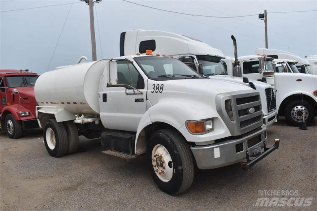 Ford F750 Tankbiler