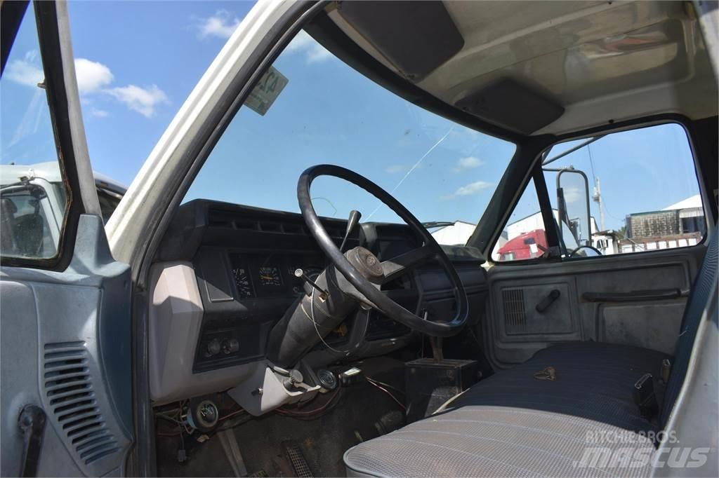 Ford F800 Tippbil