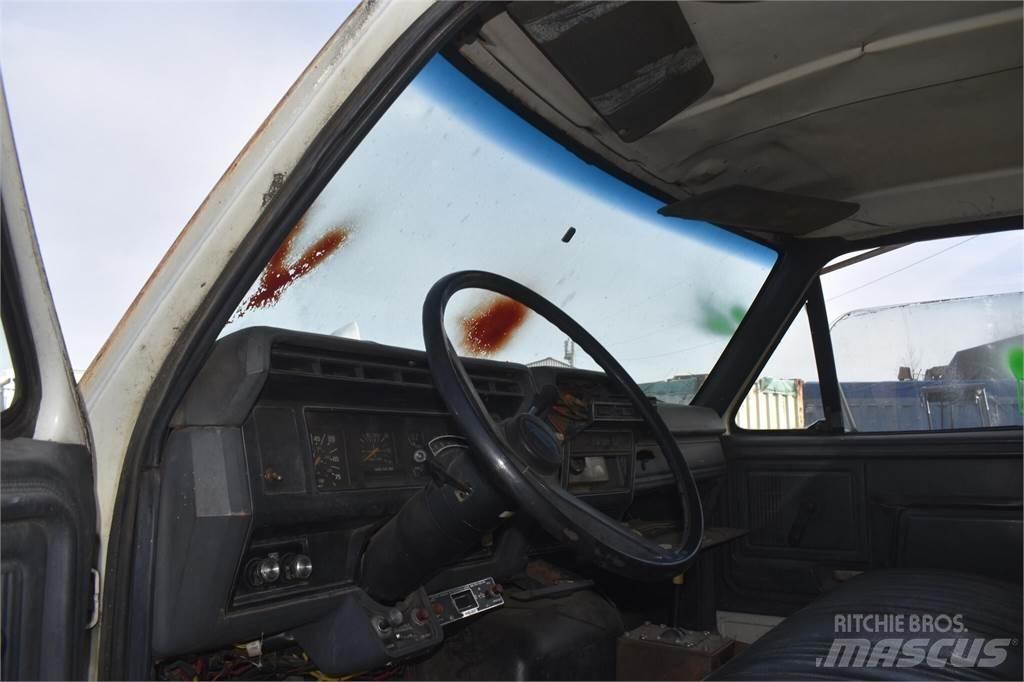 Ford F900 Tippbil