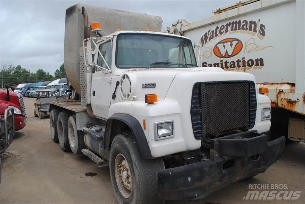 Ford L8000 Betongbiler