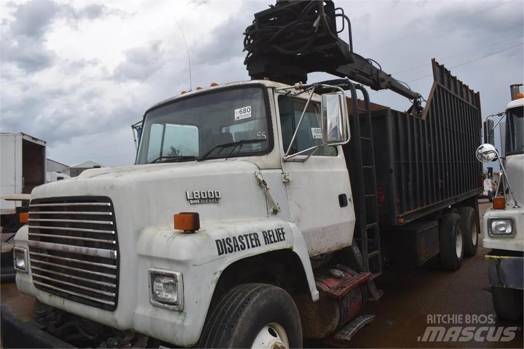Ford L8000 Kranbil
