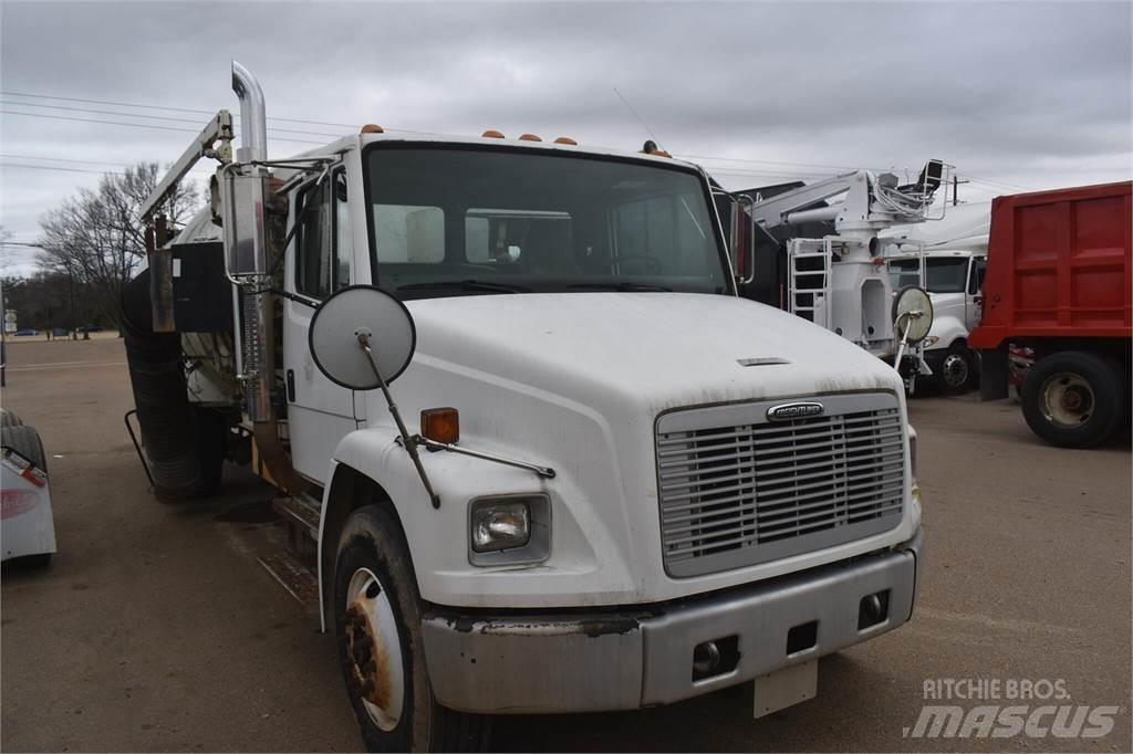 Freightliner FL70 Tankbiler