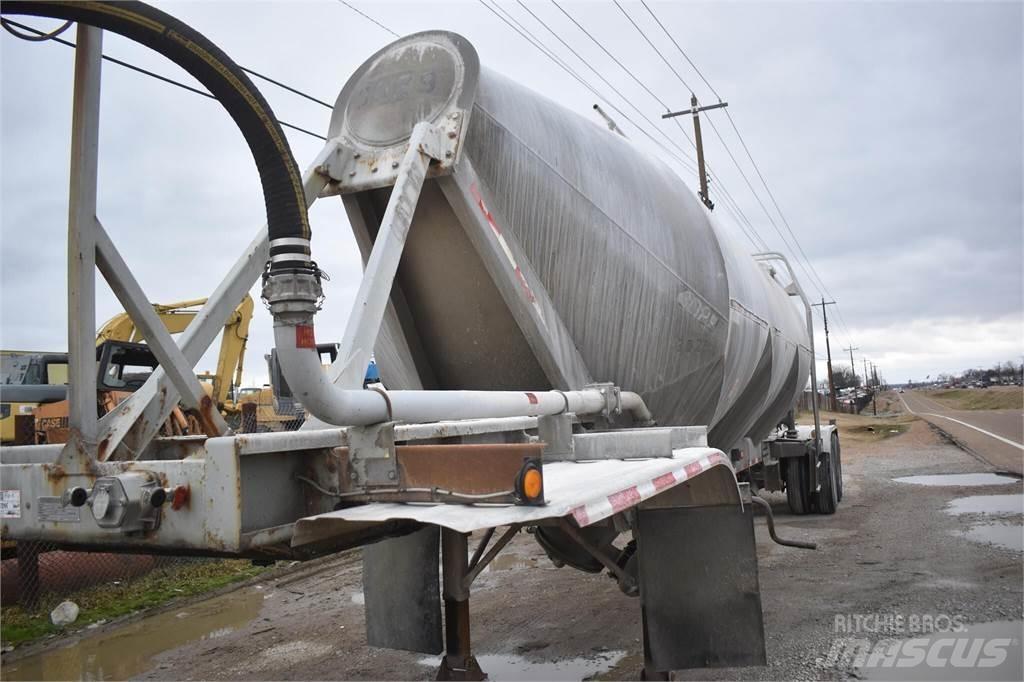 Fruehauf  Tanktrailere