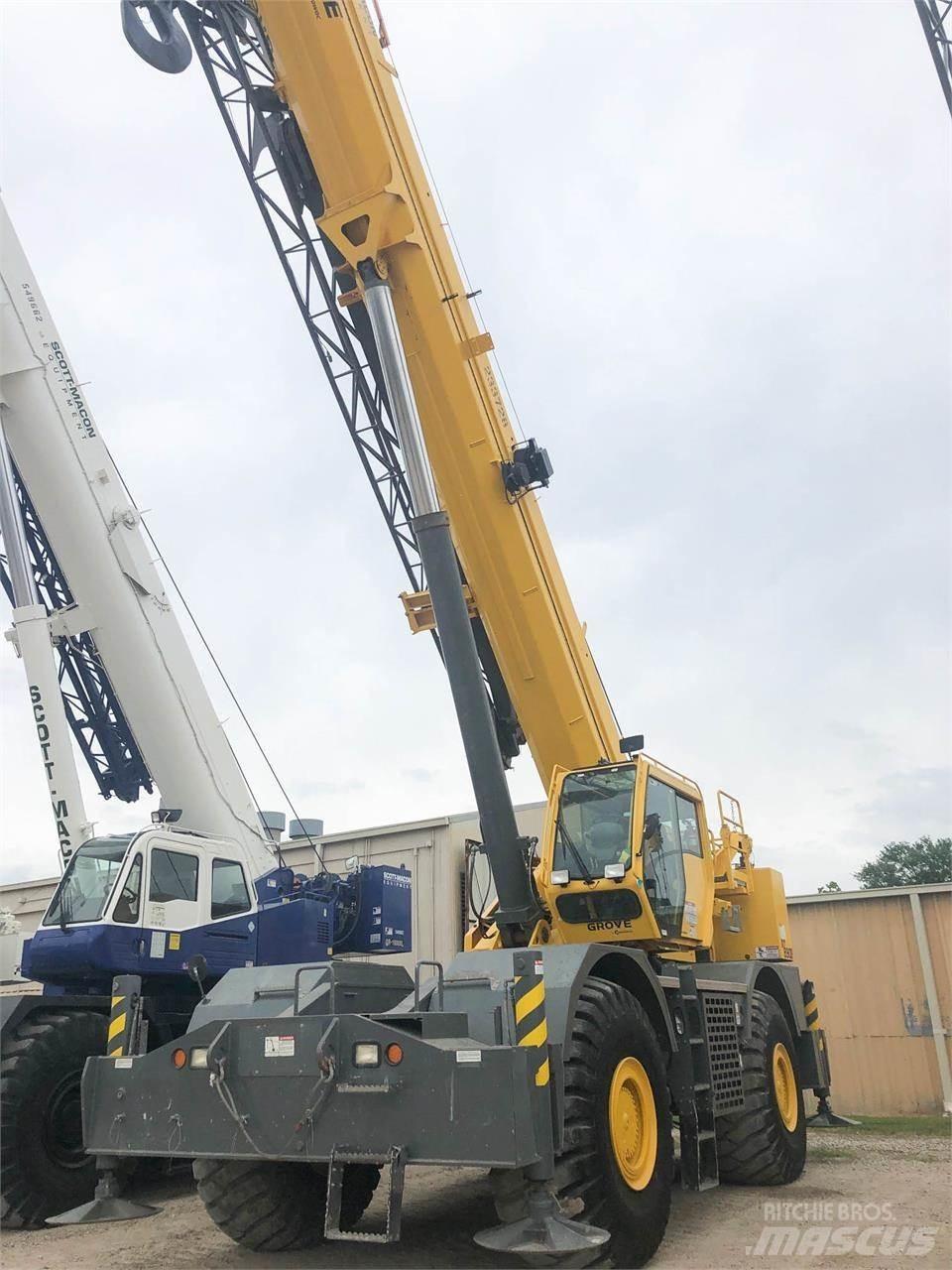 Grove RT890E Røff terreng kraner