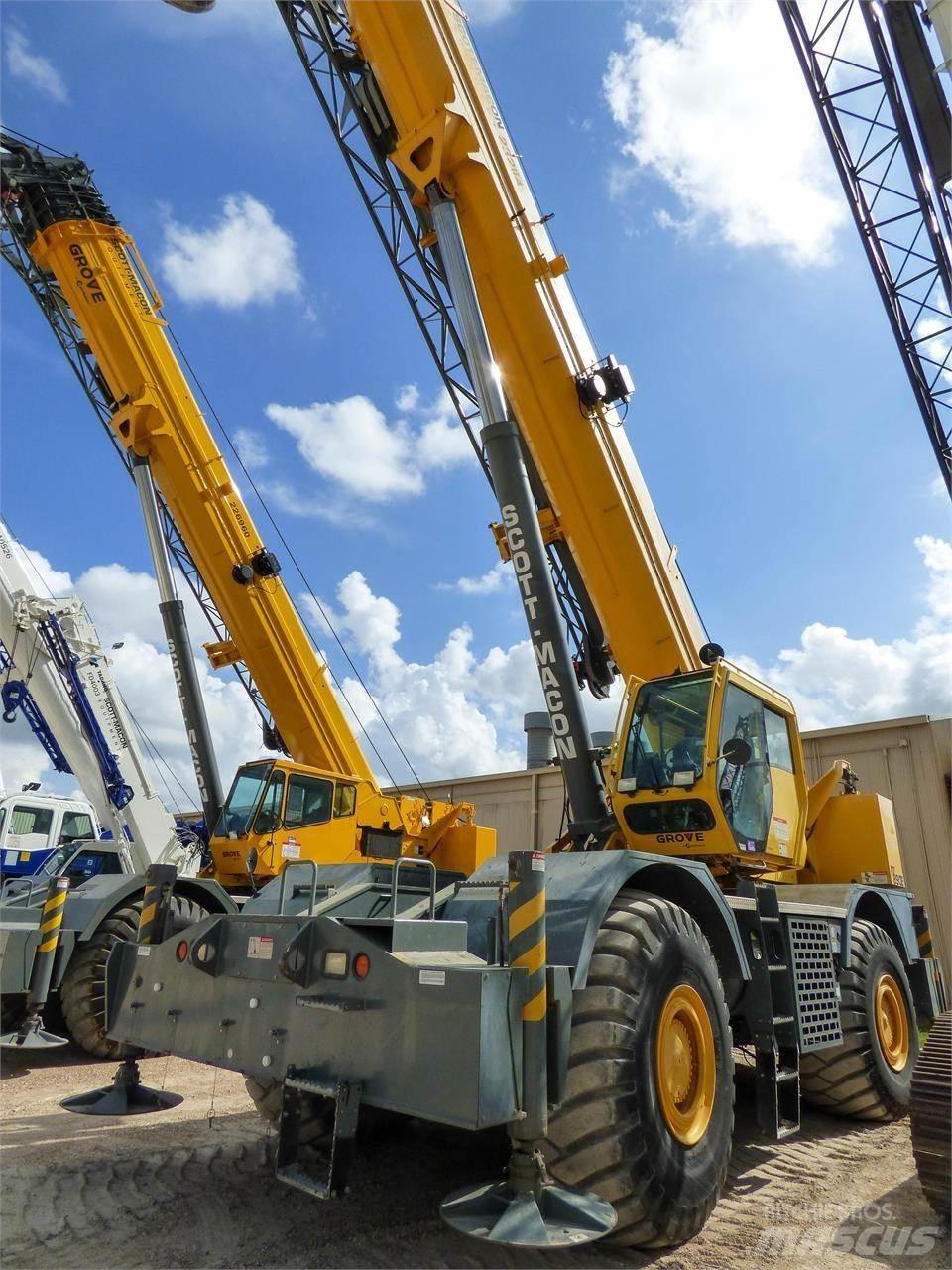 Grove RT890E Røff terreng kraner