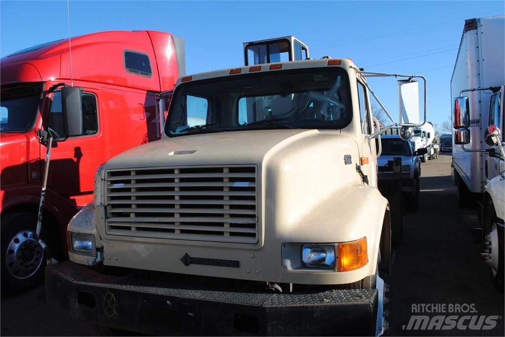 International 4700 Kranbil