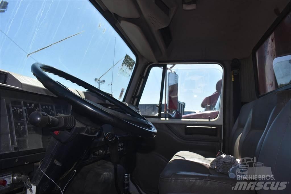 International 4700 Tippbil