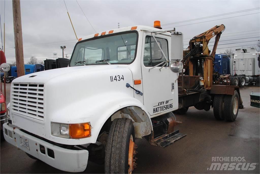 International 4700 Kranbil