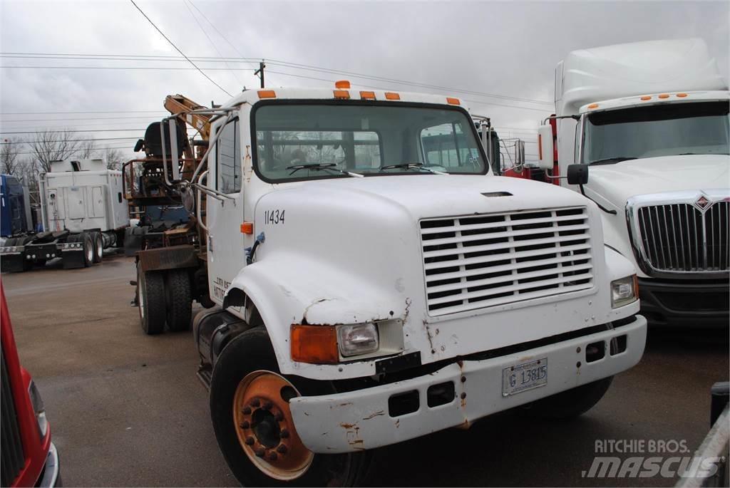 International 4700 Kranbil