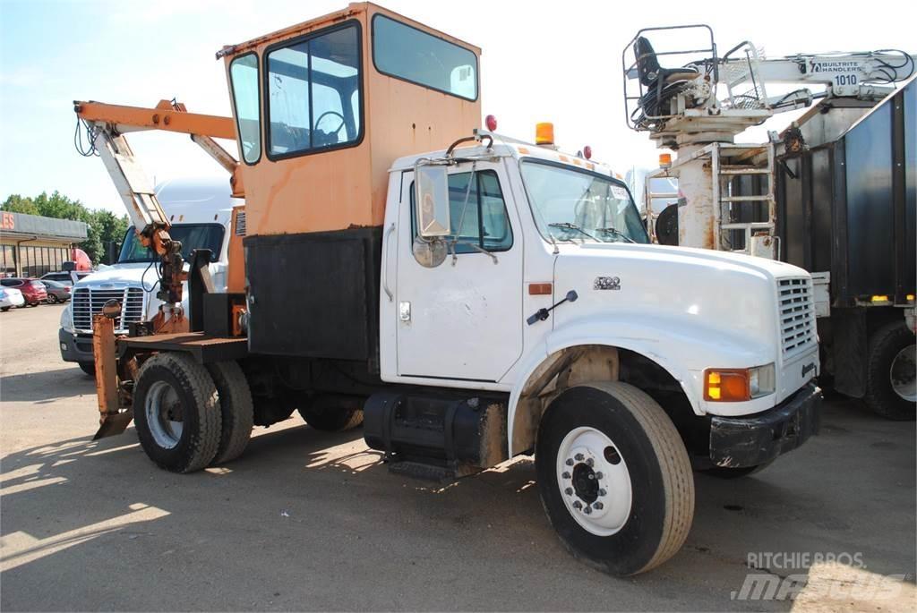 International 4700 Kranbil