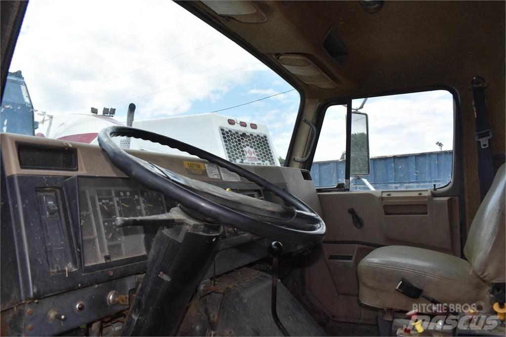 International 4900 Tippbil