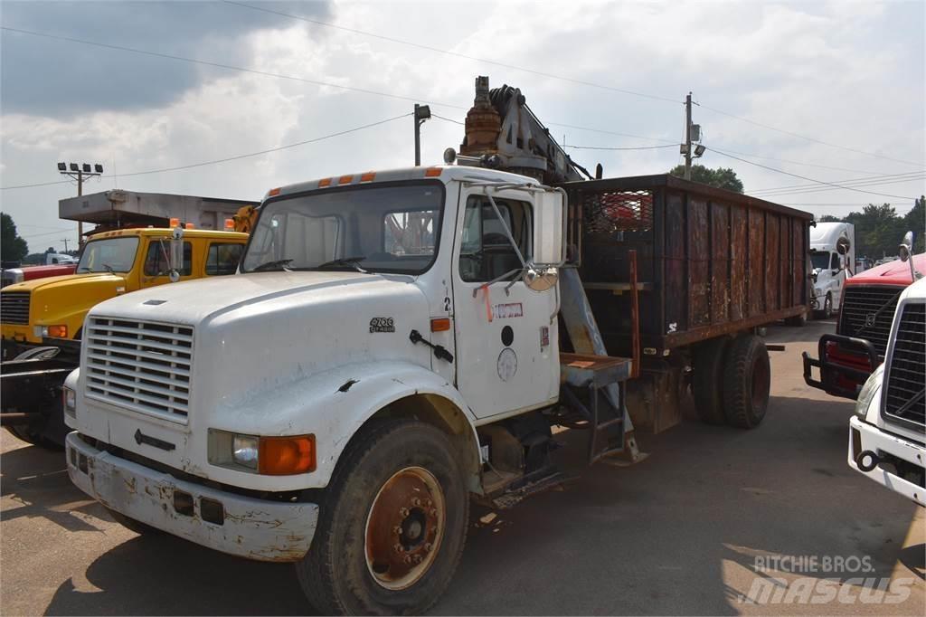 International 4900 Kranbil