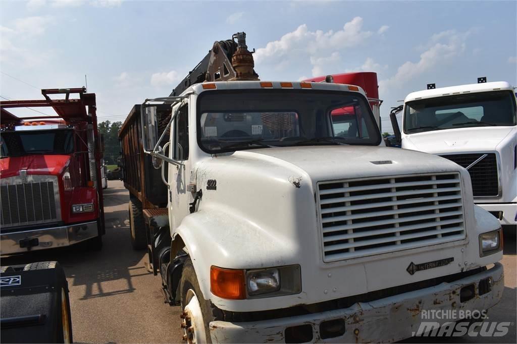 International 4900 Kranbil