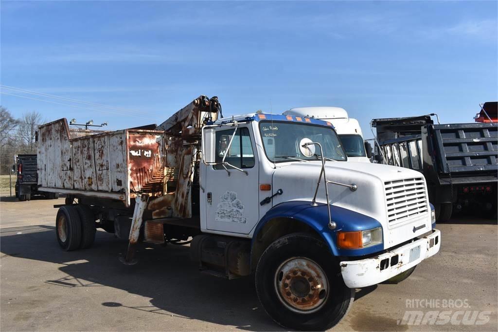 International 4900 Kranbil