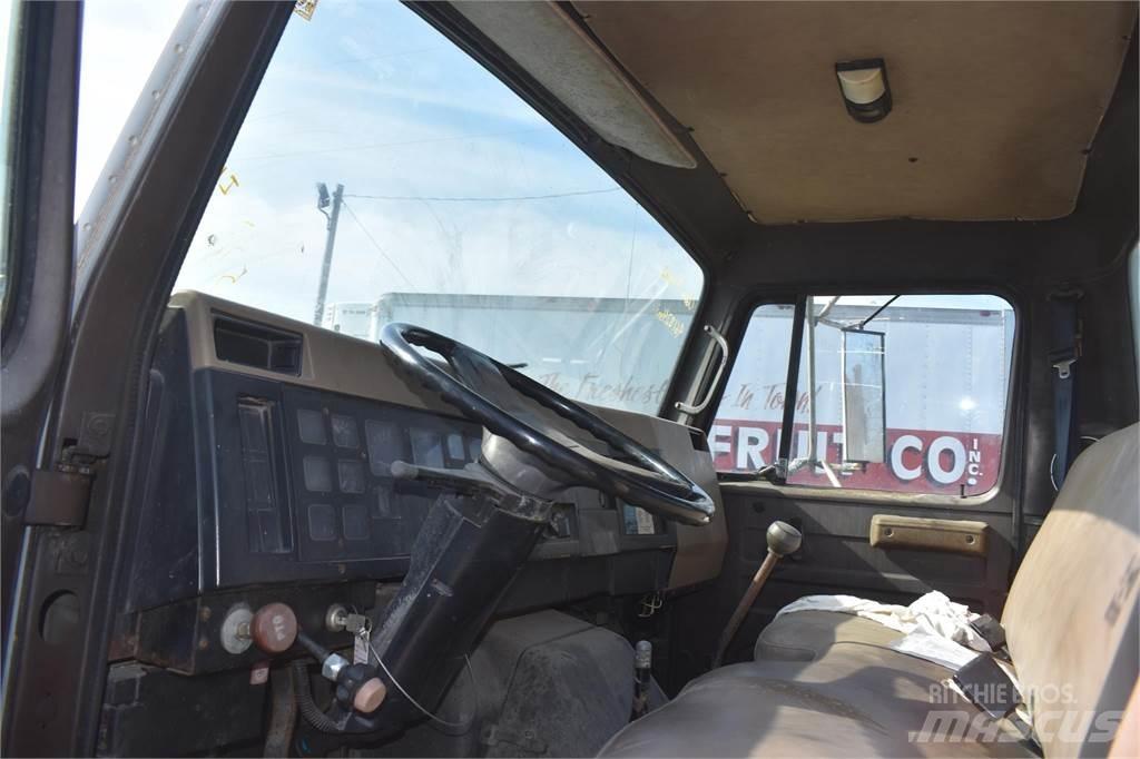 International 4900 Kranbil