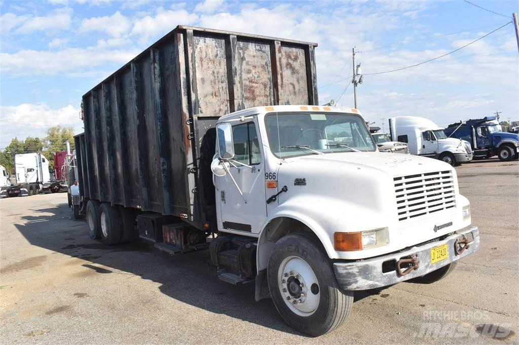 International 4900 Kranbil