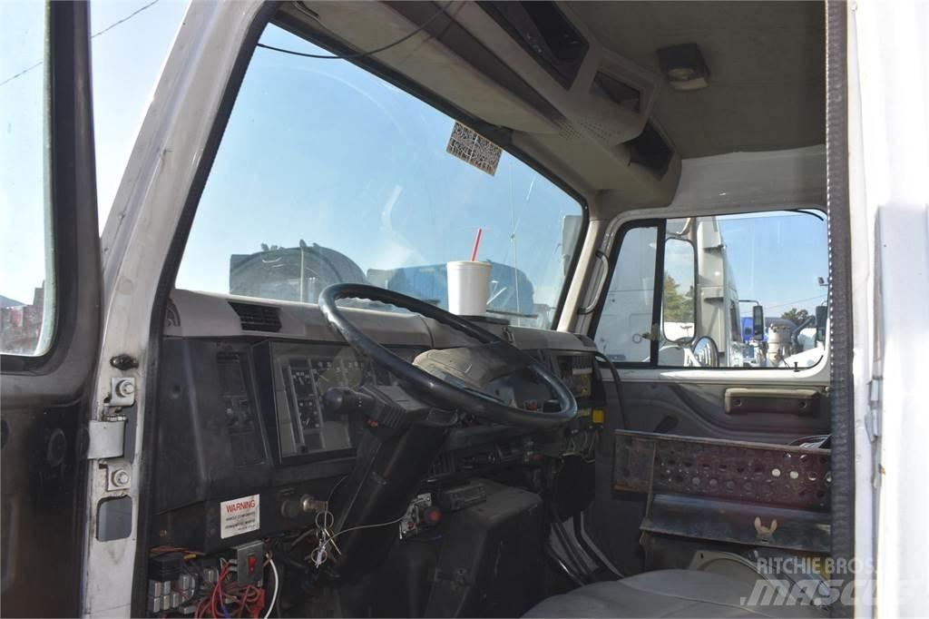 International 4900 Kranbil