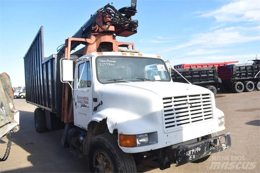International 4900 Kranbil