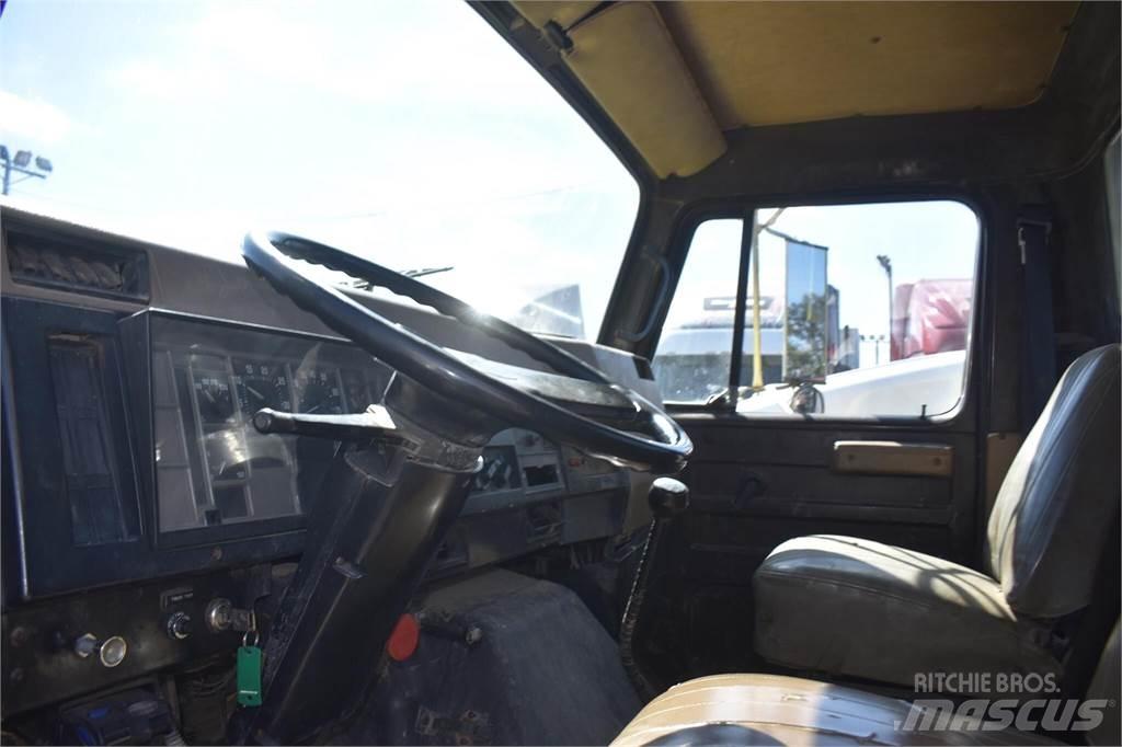 International 4900 Tippbil