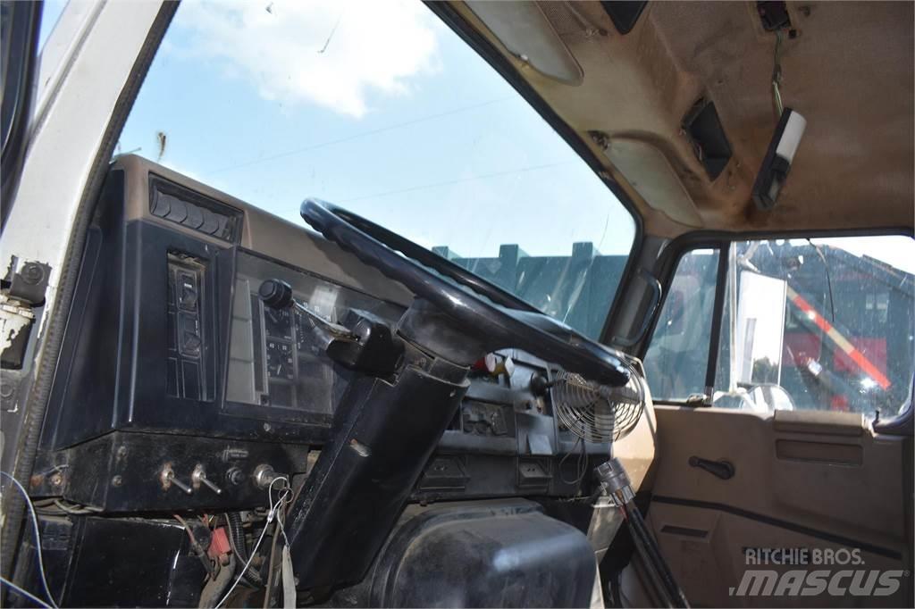International 8200 Tankbiler