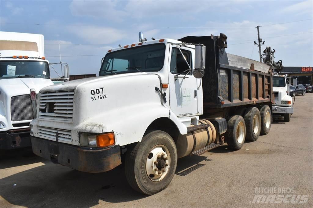 International 8200 Tippbil