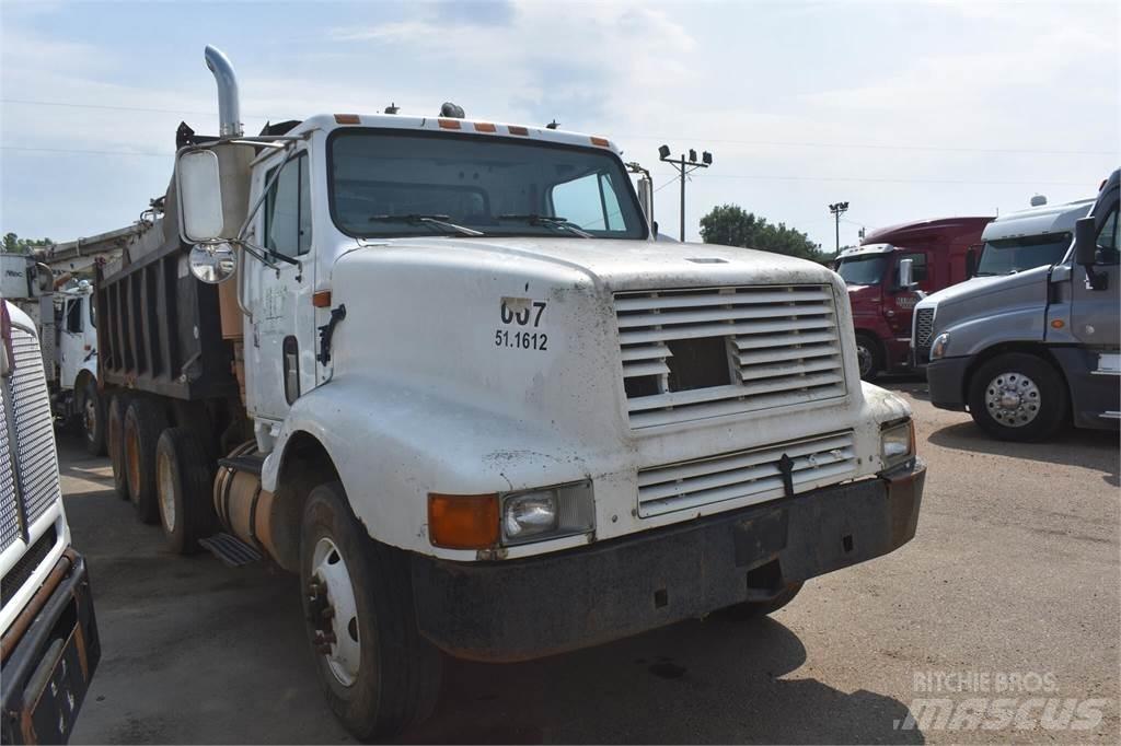International 8200 Tippbil