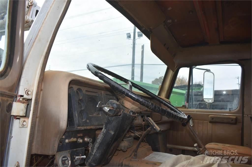 International S2300 Tankbiler