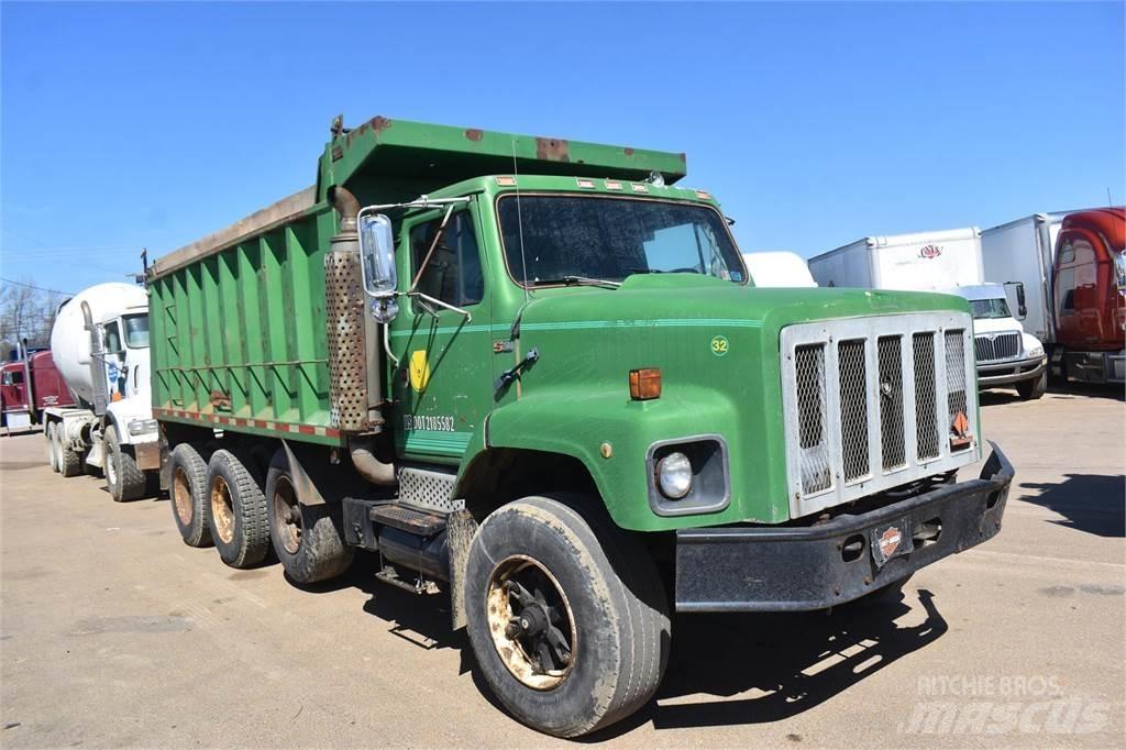 International S2600 Tippbil