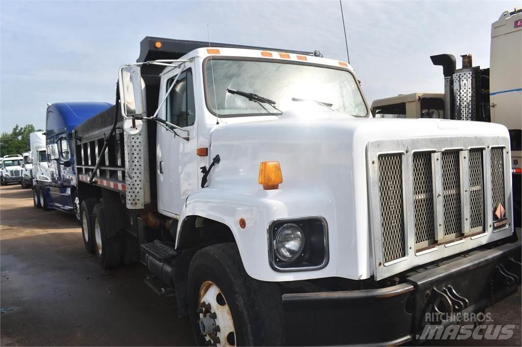 International S2600 Tippbil