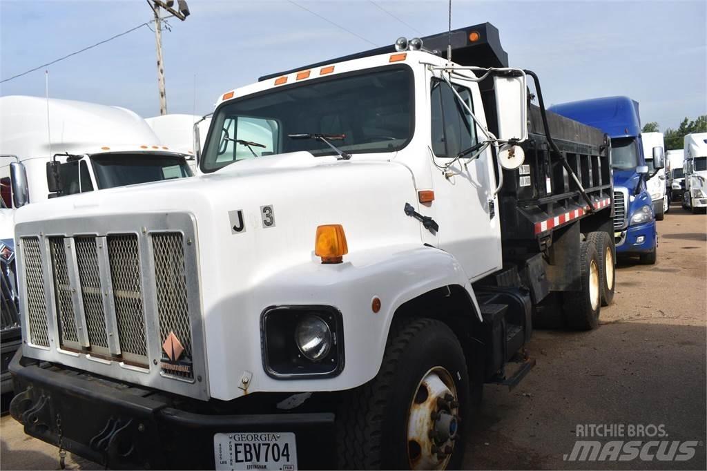 International S2600 Tippbil