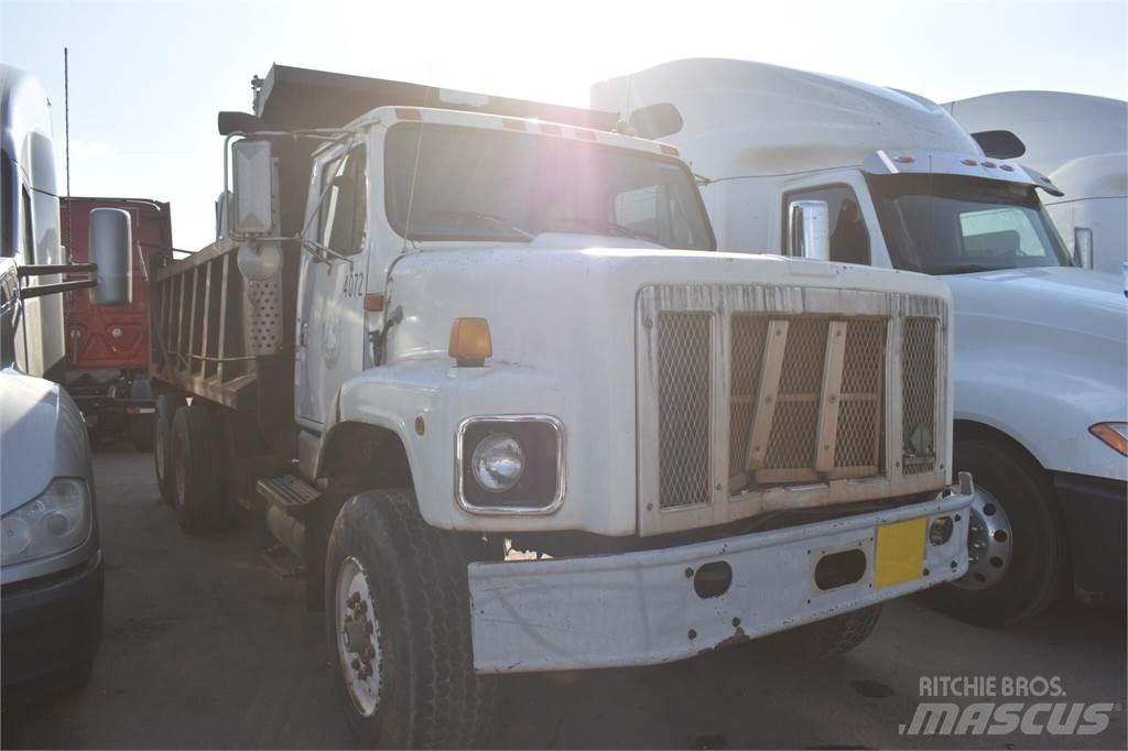 International S2600 Tippbil
