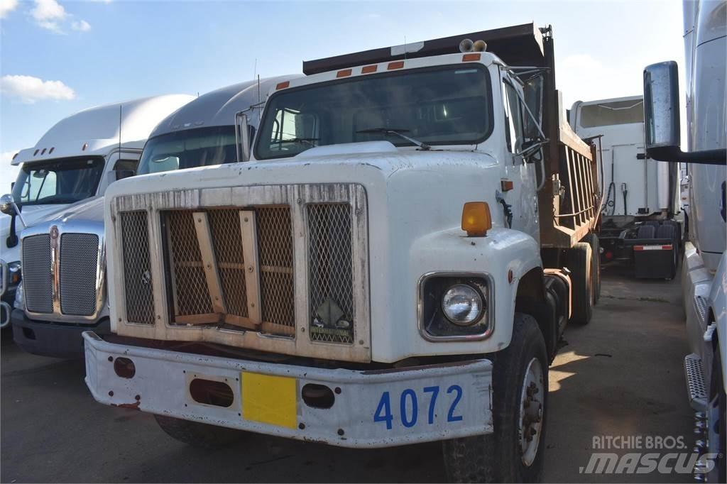 International S2600 Tippbil