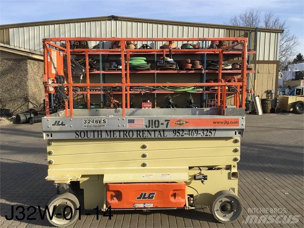 JLG 3246ES Sakselifter