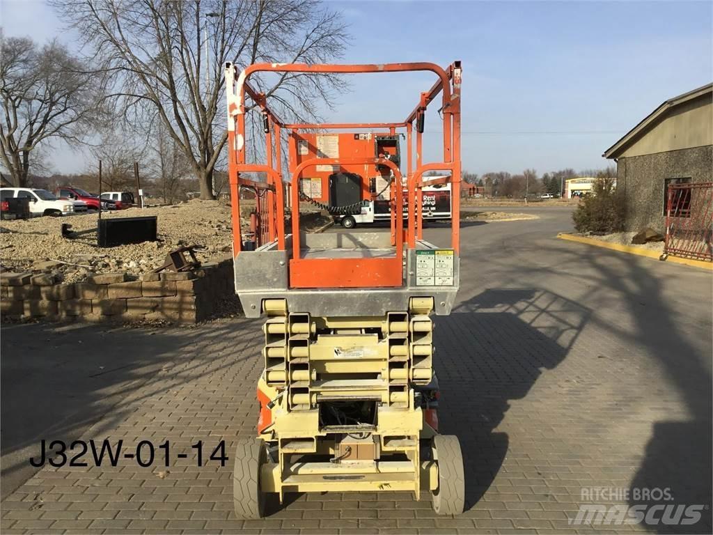 JLG 3246ES Sakselifter