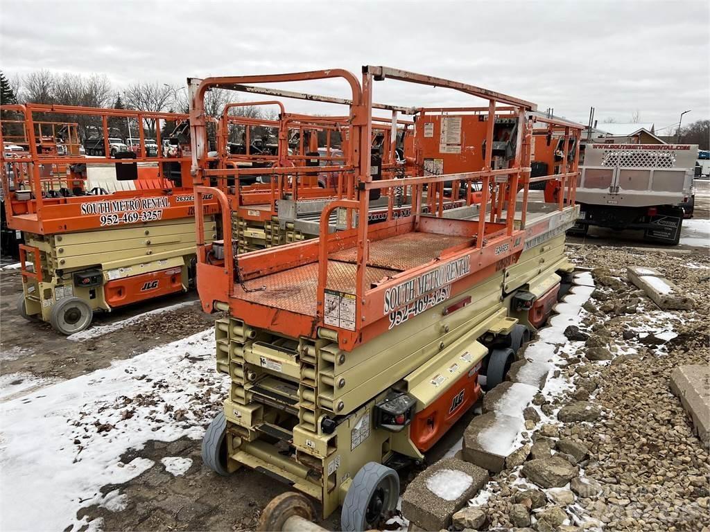 JLG 3246ES Sakselifter