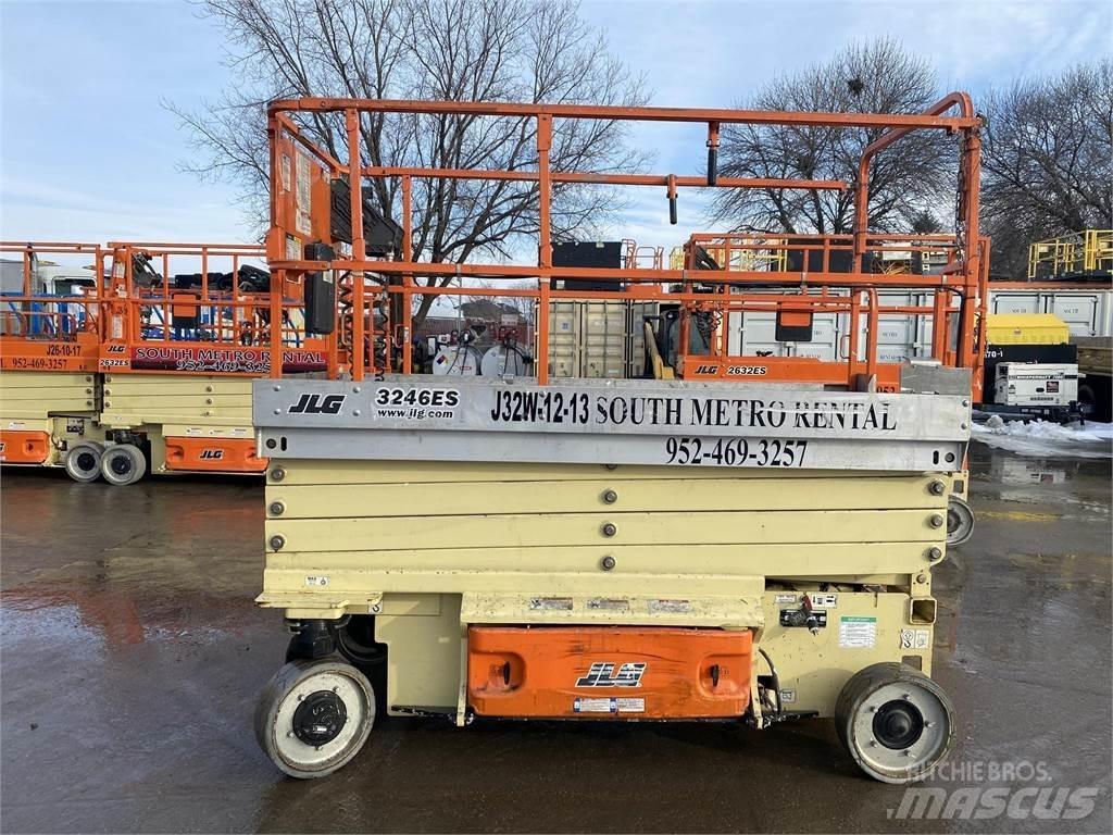 JLG 3246ES Sakselifter
